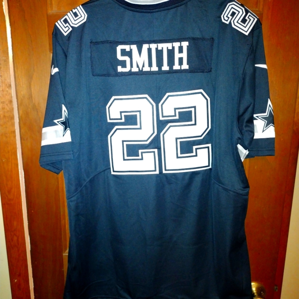 Dallas Cowboys jersey.